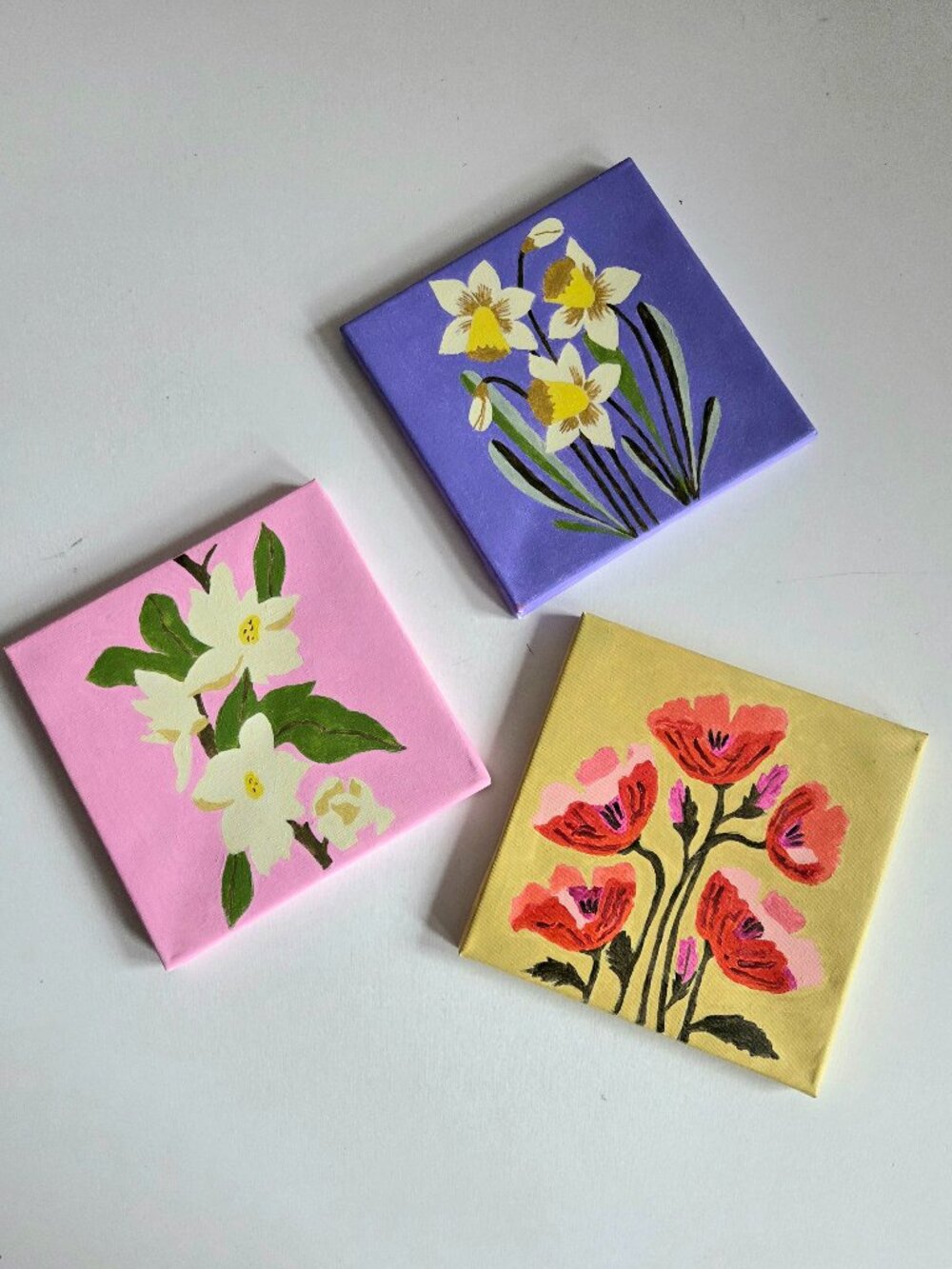 Set of3 floral paintings on canvas.